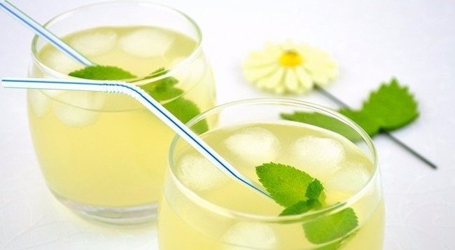 Мятный лимонад,способный умерить аппетит,пьем перед едой.