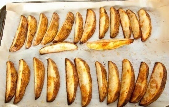 Запеченные картофельные дольки