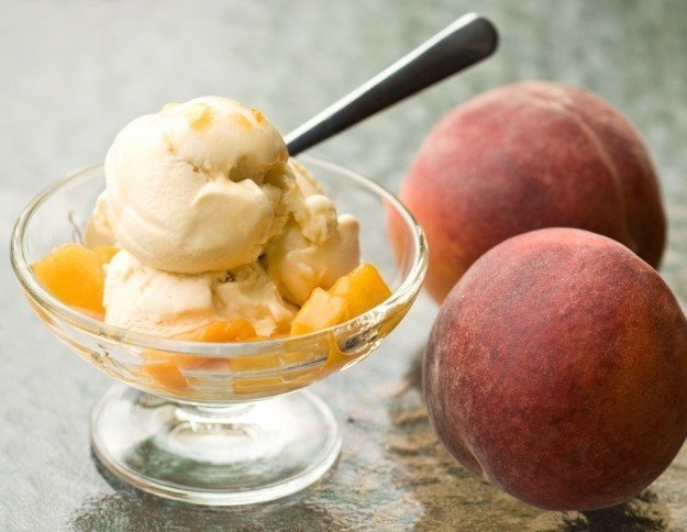 Мороженое с персиками - 95 ккал