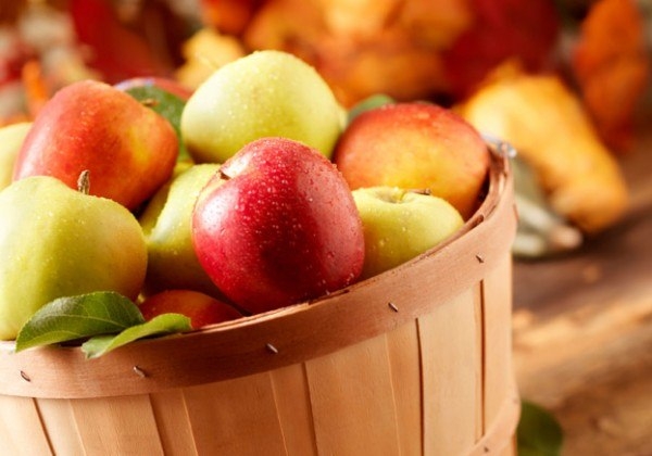 Массаж яблоками для красивой кожи
