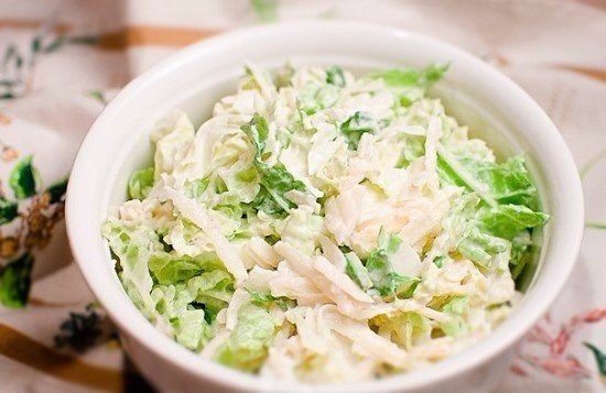 Салат из пекинской капусты с курицей Салат из пекинской капусты с курицей