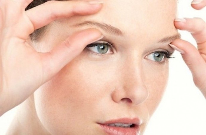 Как подтянуть веки и кожу вокруг глаз без операций
