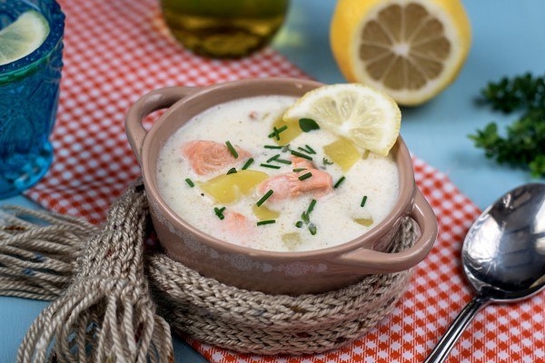 Сливочный суп с лососем и картофелем