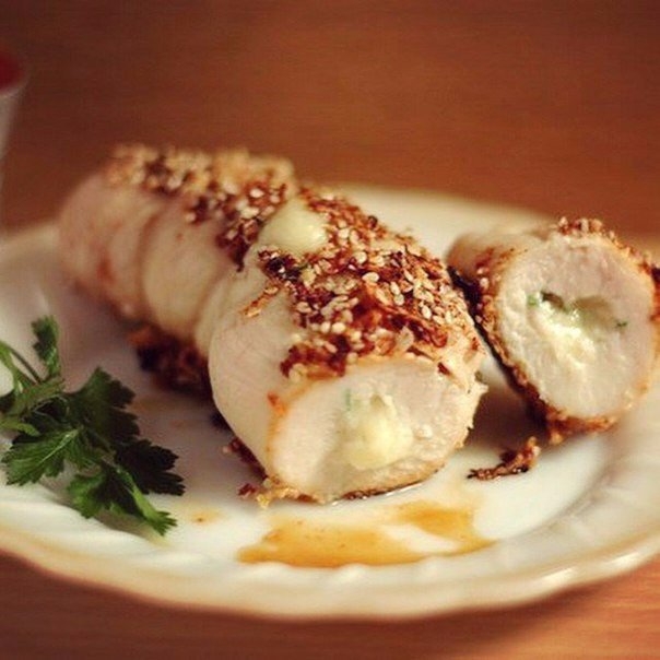 Куриный рулет c сулугуни! Куриный рулет c сулугуни!