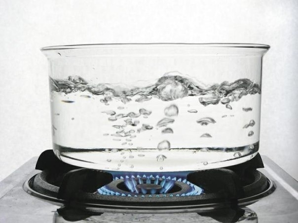 Почему нельзя кипятить воду дважды? Почему нельзя кипятить воду дважды?