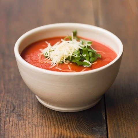 Суп из томатного сока или свежих томатов.