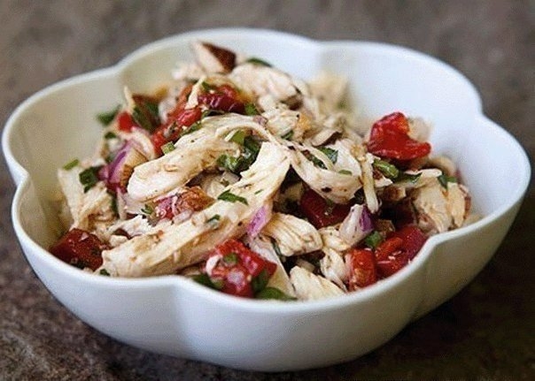 Салат из болгарского перца и курицы. Салат из болгарского перца и курицы.