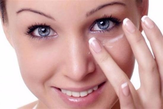 Эффективное разглаживание морщинок вокруг глаз