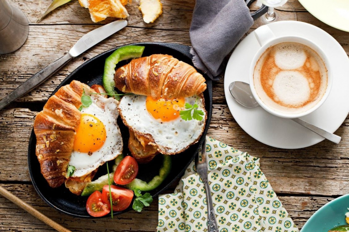 Почему нет аппетита по утрам: 4 немедицинские причины
