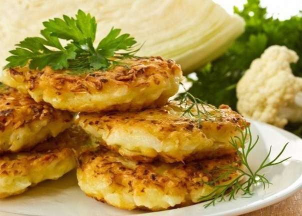 КАПУСТНЫЕ КОТЛЕТЫ НА КЕФИРЕ. ОТЛИЧНЫЙ ВАРИАНТ БЫСТРОГО И ВКУСНОГО ПЕРЕКУСА.