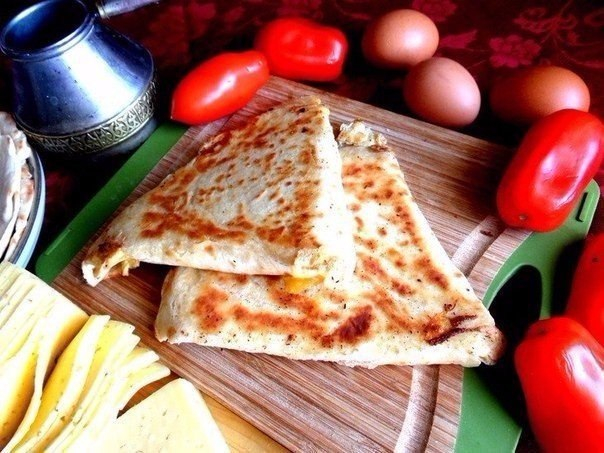 Ёка, армянская закуска из лаваша Ёка, армянская закуска из лаваша