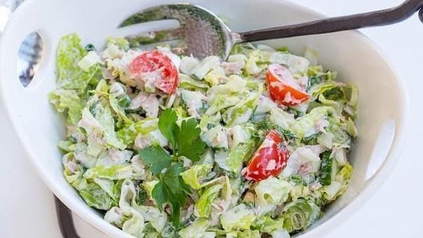 Вкусный и лёгкий салат с тунцом
