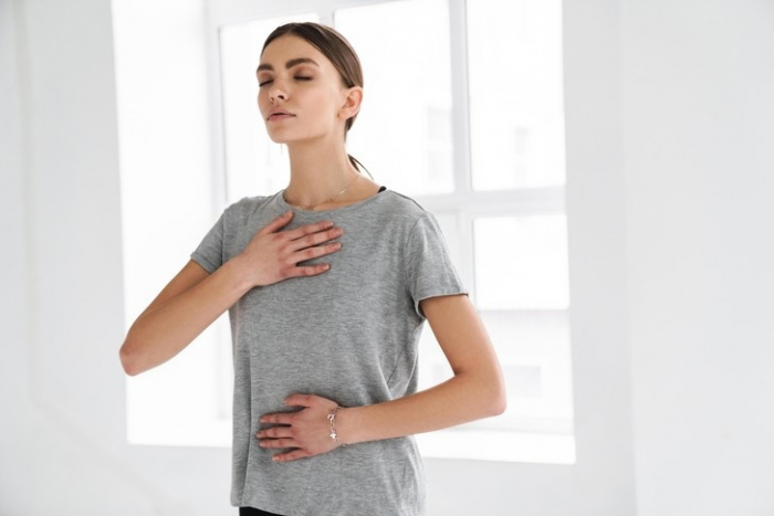 Дышите: 7 дыхательных практик для похудения.